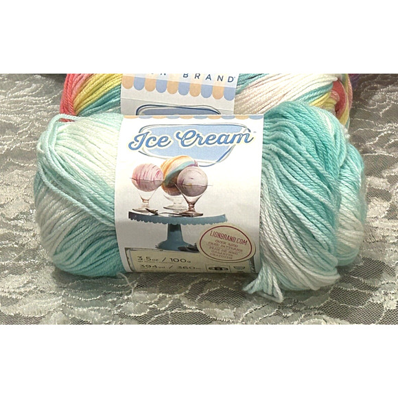 NEW Lion Brand Ice Cream Mint Menthe Green Acrylic Yarn 100 g 923 208W 0622 - Picture 1 of 4
